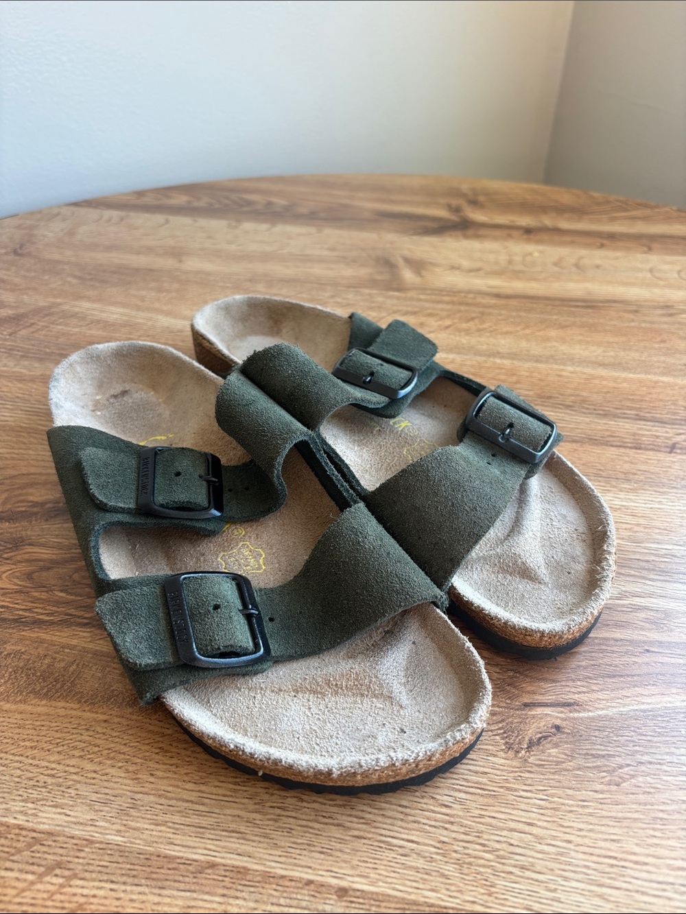 Women’s Birkenstock sandals in the green Thyme suede color size 40